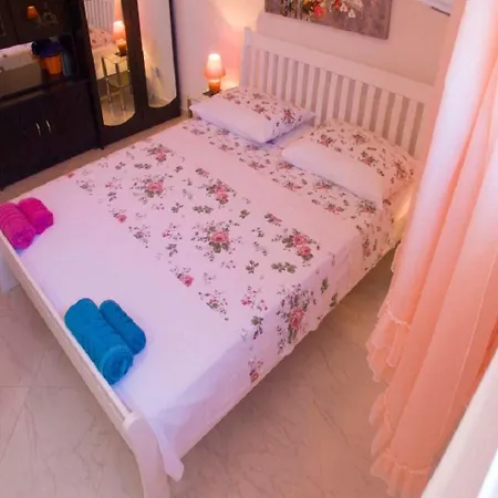 Mirjana Apartment Vis