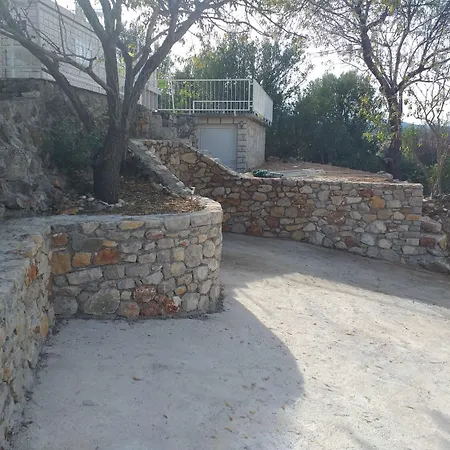 Mirjana Apartment Vis